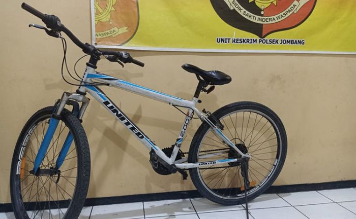 Ingin Beli Rokok, Seorang Bocah di Jombang Nekat Curi Sepeda Ingin Beli Rokok, Seorang Bocah di Jombang Nekat Curi Sepeda