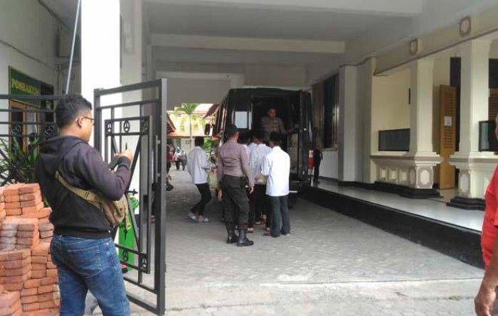 Sembilan Anak Pelaku Pemerkosaan di Masangan Kulon Divonis 6 Tahun 6 Bulan Penjara Sembilan Anak Pelaku Pemerkosaan di Masangan Kulon Divonis 6 Tahun 6 Bulan Penjara