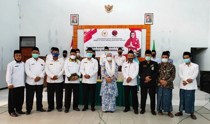 Gelar Reses di Trenggalek, Ina Ammania Disambati 47 Kasus Pernikahan di Bawah Umur Gelar Reses di Trenggalek, Ina Ammania Disambati 47 Kasus Pernikahan di Bawah Umur