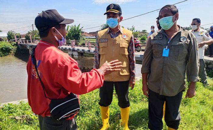 Sehari Pasca-dilantik, ​Plh. Bupati Mojokerto Sambangi Korban Banjir dan Puting Beliung di Jotangan