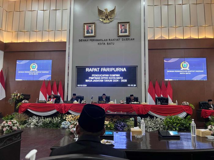 Pimpinan DPRD Kota Batu Definitif Periode 2024-2029 Resmi Dilantik Pimpinan DPRD Kota Batu Definitif Periode 2024-2029 Resmi Dilantik