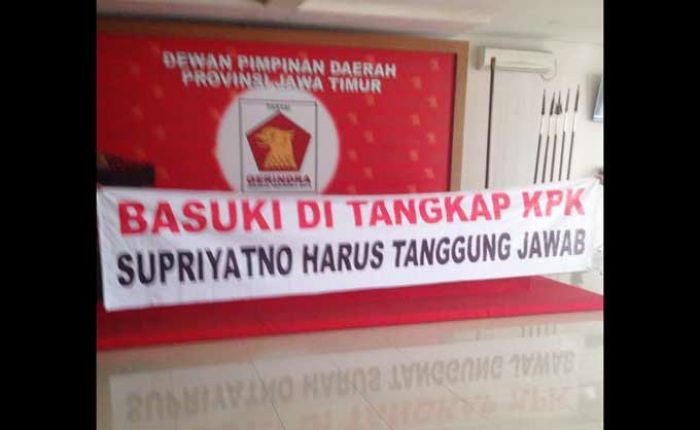 Pasca Basuki Tertangkap KPK, Muncul Spanduk Diskreditkan Ketua Gerindra Jatim Pasca Basuki Tertangkap KPK, Muncul Spanduk Diskreditkan Ketua Gerindra Jatim