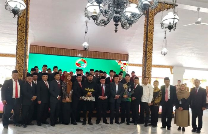 Perkuat Gerakan Ekonomi Kerakyatan, Bupati Sumenep Kukuhkan Dekopinda