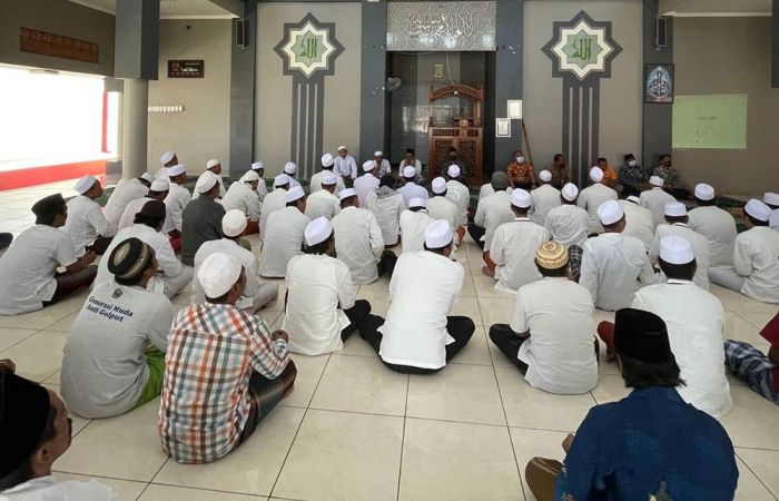 Lapas Narkotika Kelas IIA Pamekasan Gelar Peringatan Hari Santri Nasional Bersama WBP Lapas Narkotika Kelas IIA Pamekasan Gelar Peringatan Hari Santri Nasional Bersama WBP