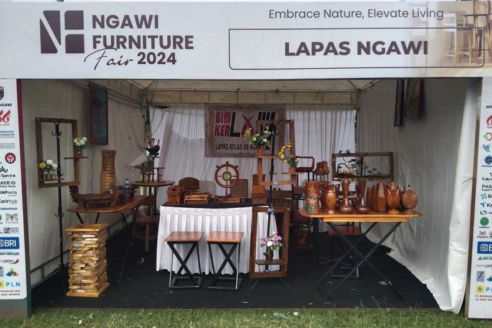 WBP Lapas Kelas II B Pamerkan Hasil Kerajinan di Ngawi Job Fair 2024 WBP Lapas Kelas II B Pamerkan Hasil Kerajinan di Ngawi Job Fair 2024