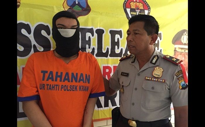 Tukang Parkir Nyambi Edarkan Ganja di Sidoarjo Digulung Polisi Tukang Parkir Nyambi Edarkan Ganja di Sidoarjo Digulung Polisi