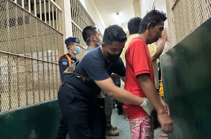 Cegah Peredaran Barang Terlarang dan Berbahaya, Petugas Lapas Pemuda Madiun Gelar Penggeledahan Cegah Peredaran Barang Terlarang dan Berbahaya, Petugas Lapas Pemuda Madiun Gelar Penggeledahan