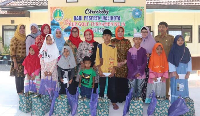 TP PKK Kota Pasuruan Santuni Anak Yatim TP PKK Kota Pasuruan Santuni Anak Yatim