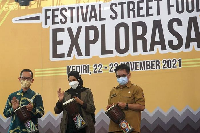 Ketua TP PKK Kota Kediri Jadi Juri Lomba Masak Festival Street Food Explorasa Ketua TP PKK Kota Kediri Jadi Juri Lomba Masak Festival Street Food Explorasa