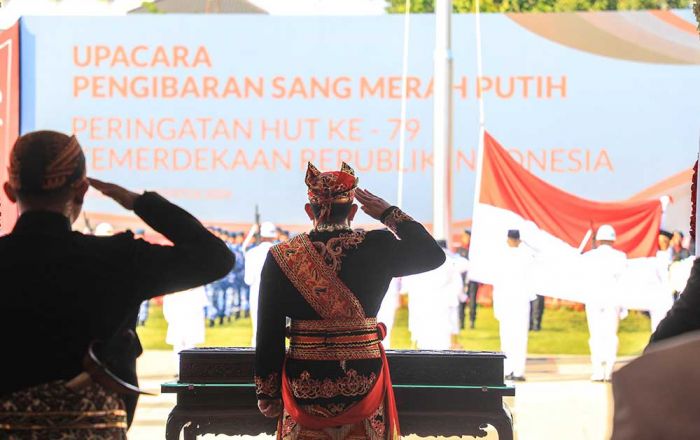 Kenakan Baju Adat Osing, Pj. Gubernur Adhy Serukan Optimisme Jatim Gerbang Nusantara Baru Kenakan Baju Adat Osing, Pj. Gubernur Adhy Serukan Optimisme Jatim Gerbang Nusantara Baru