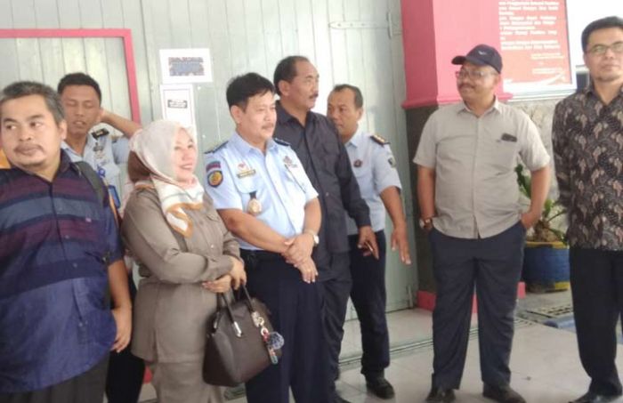 Sidak ke Lapas, Komisi A DPRD Lamongan Disambati Kondisi Kamar Overload Sidak ke Lapas, Komisi A DPRD Lamongan Disambati Kondisi Kamar Overload