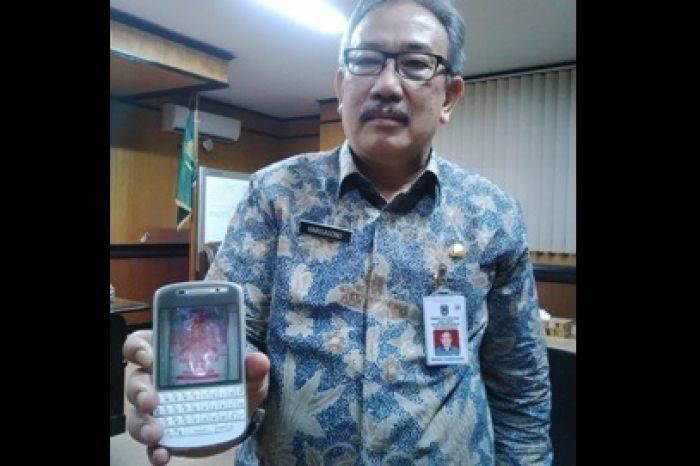 Disperindag Sidak Beras Plastik, Libatkan Bulog, BP POM, Disperta, Dinkes dan Polrestabes Disperindag Sidak Beras Plastik, Libatkan Bulog, BP POM, Disperta, Dinkes dan Polrestabes