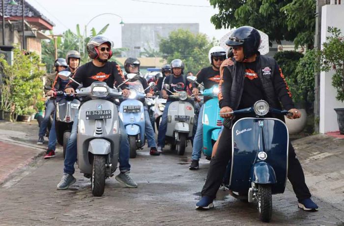 Bangun Kekompakan Antarpersonel, Kapolres Ngawi Gelar Touring Vespa