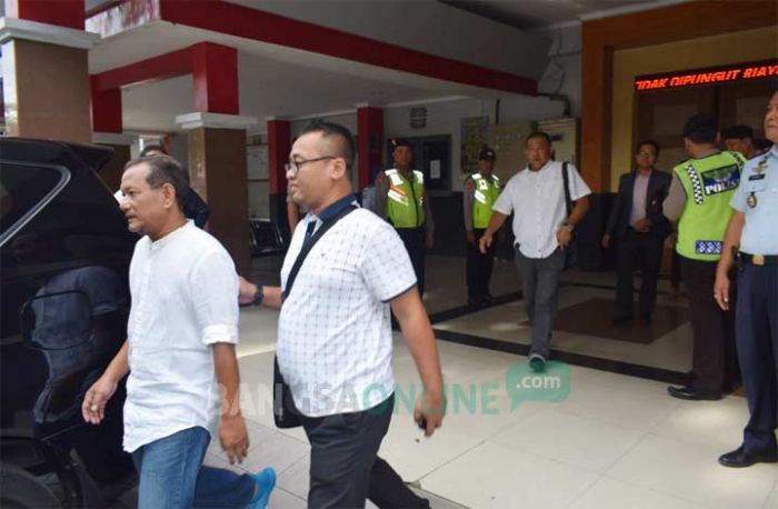 Vigit Dijemput Satgas Anti Mafia Bola Dibawa ke Polda Vigit Dijemput Satgas Anti Mafia Bola Dibawa ke Polda