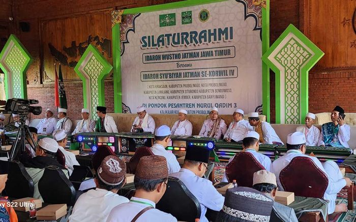 Puluhan Kiai Kharismatik dari 9 Cabang Idaroh Syubi Puluhan Kiai Kharismatik dari 9 Cabang Idaroh Syubi