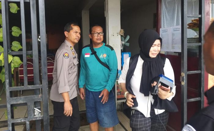 Berkat Bantuan Polisi, Kebakaran Rumah Makan Padang di Jalan Raya Jati Sidoarjo Cepat Padam Berkat Bantuan Polisi, Kebakaran Rumah Makan Padang di Jalan Raya Jati Sidoarjo Cepat Padam