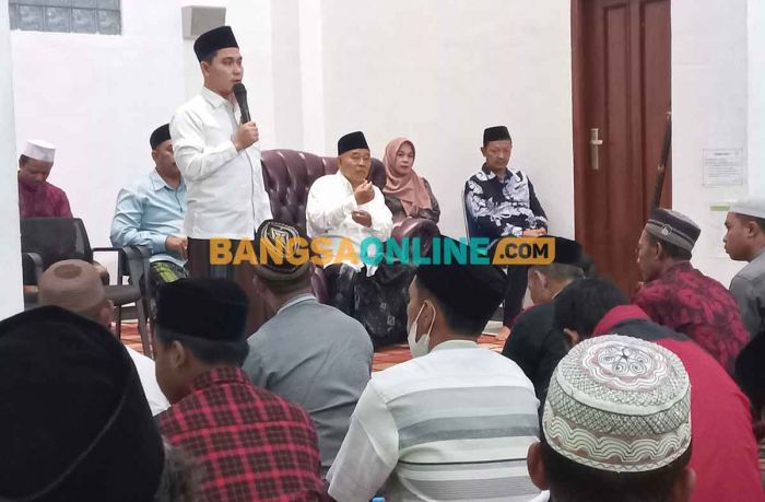 Kiai Asep Gelar Istighotsah dan Beri Santunan untuk Relawan Bekisar Kiai Asep Gelar Istighotsah dan Beri Santunan untuk Relawan Bekisar