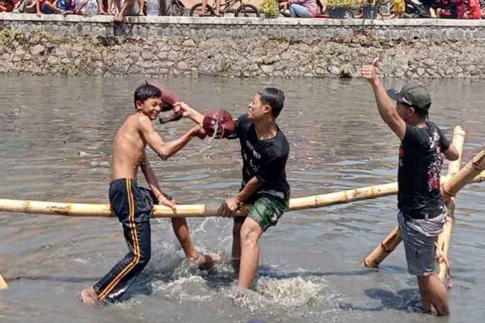 Meriahkan HUT Ke-78 RI, Warga Karanggayam Sidoarjo Gelar Lomba Air dan Edukasi Peduli Lingkungan