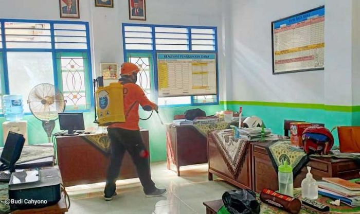 KBM Tatap Muka Segera Dimulai, Seluruh Sekolah di Pamekasan Dilakukan Disinfeksi