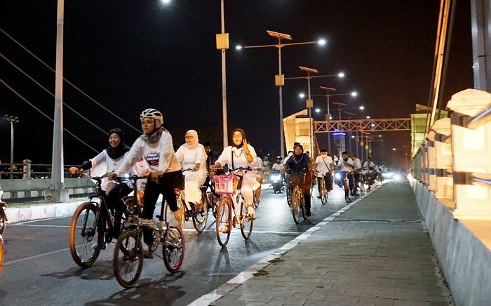 Peringati Hari Santri Nasional, Bunda Fey Gowes Bareng Makam Auliya Peringati Hari Santri Nasional, Bunda Fey Gowes Bareng Makam Auliya