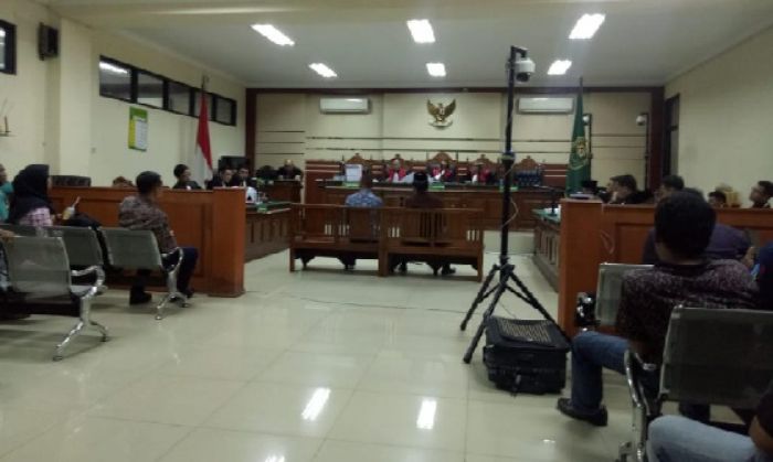 Sidang Korupsi Sekda Gresik: Uang Juga Mengalir ke Bupati, Wabup, dan Mantan Sekda Sidang Korupsi Sekda Gresik: Uang Juga Mengalir ke Bupati, Wabup, dan Mantan Sekda