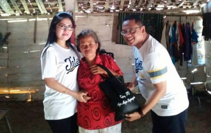 Pudji Dewanto Bagikan Ribuan Paket Sembako kepada Warga Miskin di Bojonegoro Pudji Dewanto Bagikan Ribuan Paket Sembako kepada Warga Miskin di Bojonegoro
