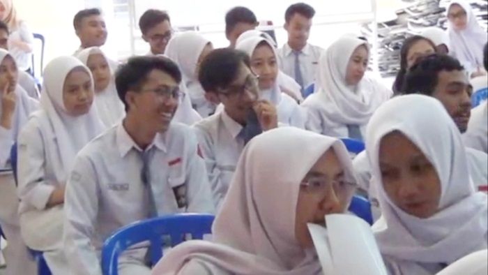 ​Tingkatkan Partisipasi Pemilih Pemula, KPU Kota Batu Go to School