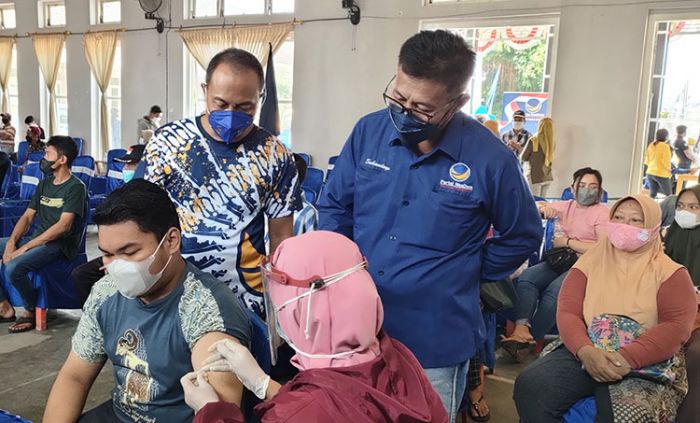 Partai Nasdem Sukses Tuntaskan Target 2.000 Dosis Vaksinasi untuk Warga di Kabupaten Kediri Partai Nasdem Sukses Tuntaskan Target 2.000 Dosis Vaksinasi untuk Warga di Kabupaten Kediri