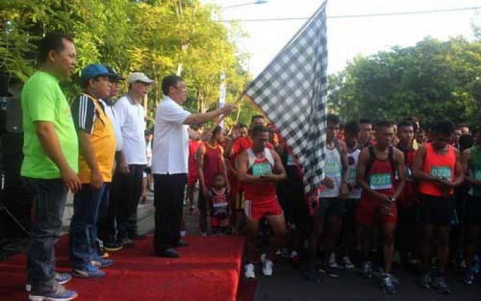 Bekerja Sama dengan Dispora Surabaya, PT BFI Gelar Lomba Lari 10 K Bekerja Sama dengan Dispora Surabaya, PT BFI Gelar Lomba Lari 10 K