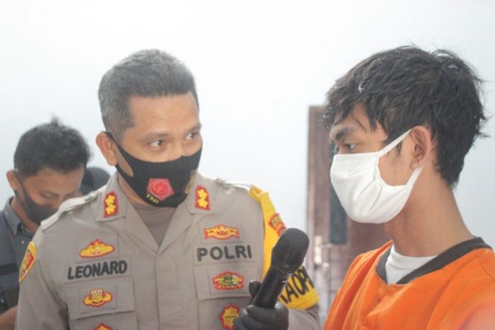 Penipu Modus Kenalan Lewat Aplikasi Cari Jodoh Diciduk Polisi Penipu Modus Kenalan Lewat Aplikasi Cari Jodoh Diciduk Polisi