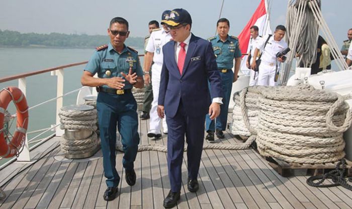 Wakil Menteri Pertahanan Malaysia Kunjungi KRI Bima Suci Wakil Menteri Pertahanan Malaysia Kunjungi KRI Bima Suci