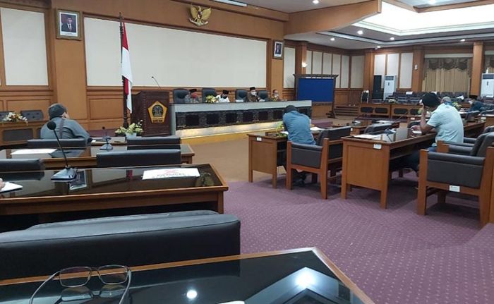 DPRD Gresik Minta Kades Percepat Penyerahan Data Penerima BLT Covid-19