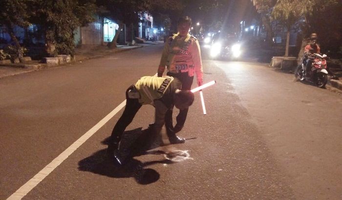 Tiga Pemotor Alami Laka di Raya Ngawi-Jogorogo, Satu Tewas di TKP Tiga Pemotor Alami Laka di Raya Ngawi-Jogorogo, Satu Tewas di TKP
