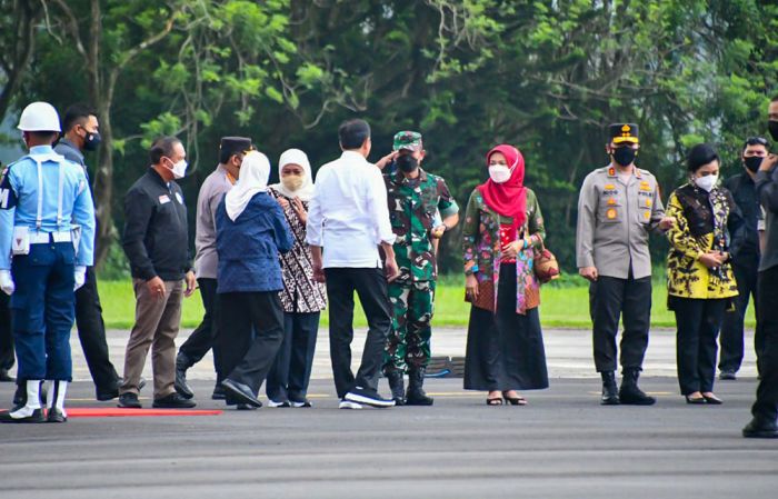 Pangdam V/Brawijaya Damping Kunker Presiden RI dan Rombongan ke Wilayah Kabupaten Malang Pangdam V/Brawijaya Damping Kunker Presiden RI dan Rombongan ke Wilayah Kabupaten Malang