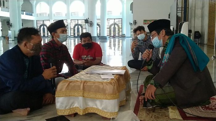 Dua Muallaf: Agus Murtad Karena Istri, Ronald Masuk Islam setelah Pelajari Banyak Agama Dua Muallaf: Agus Murtad Karena Istri, Ronald Masuk Islam setelah Pelajari Banyak Agama