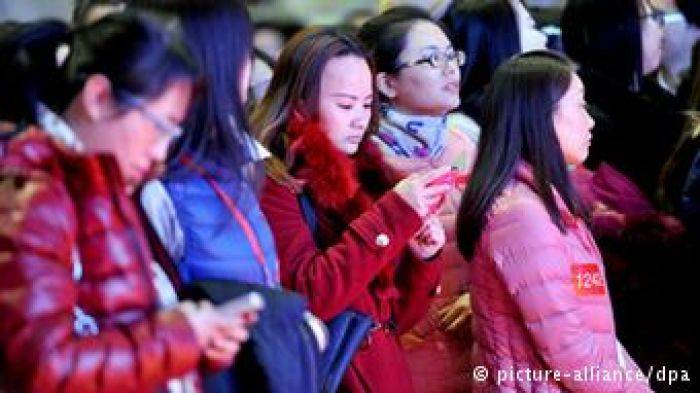 Awas! Jangan-jangan Smartphone Anda adalah Mata-mata Awas! Jangan-jangan Smartphone Anda adalah Mata-mata