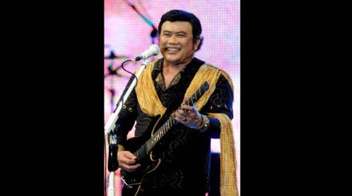 Senin, Raja Dangdut Rhoma Irama Berdendang di UINSA Surabaya Senin, Raja Dangdut Rhoma Irama Berdendang di UINSA Surabaya