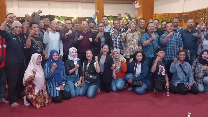 Jalin Sinergi, Pj Wali Kota Mojokerto Ngopi Bareng Bersama Awak Media Jalin Sinergi, Pj Wali Kota Mojokerto Ngopi Bareng Bersama Awak Media