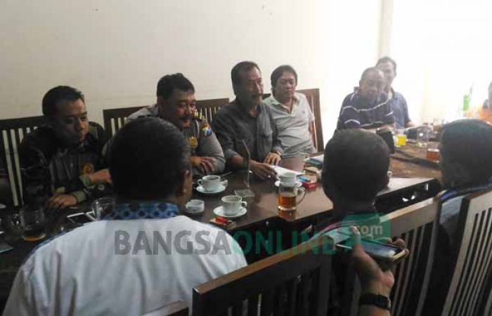 Tolak Transportasi Online, Sopir Angkot dan Taksi di Malang Ancam Gelar Demo Besar Tolak Transportasi Online, Sopir Angkot dan Taksi di Malang Ancam Gelar Demo Besar