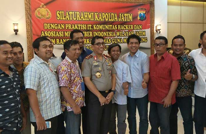 Jaga Kondusivitas Pilkada Serentak, Polda Jatim Gandeng AMSI dan Komunitas Hacker Jaga Kondusivitas Pilkada Serentak, Polda Jatim Gandeng AMSI dan Komunitas Hacker