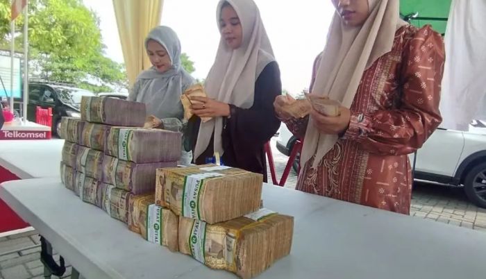 Penukaran Uang Riyal di Lamongan Diserbu CJH, Pecahan Kecil Paling Diminati