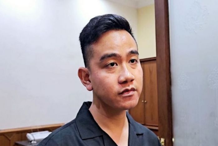 Konyol, Roy Suryo Minta Menkominfo Diam, Tak Komentari Akun Fufufafa yang Diduga Milik Gibran Konyol, Roy Suryo Minta Menkominfo Diam, Tak Komentari Akun Fufufafa yang Diduga Milik Gibran