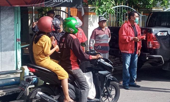 Perangi Covid-19, Suhandoyo Berbagi Ribuan Masker Perangi Covid-19, Suhandoyo Berbagi Ribuan Masker