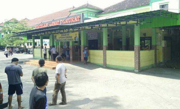 Dinilai Diskriminatif, RSUD Jombang tak Perbolehkan Anak-anak Jenguk Keluarga Sakit Dinilai Diskriminatif, RSUD Jombang tak Perbolehkan Anak-anak Jenguk Keluarga Sakit