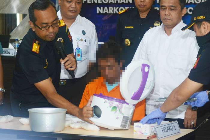 Selamatkan 4.700 Generasi Muda, BC Juanda Temukan 940 Gram Sabu di Rice Cooker