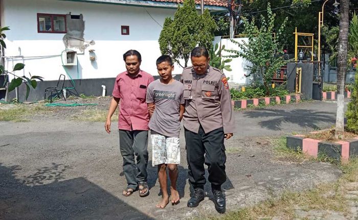 Tak Cuma Dihajar Warga, Maling Motor di Bangkalan Nyaris Dibakar Hidup-Hidup Tak Cuma Dihajar Warga, Maling Motor di Bangkalan Nyaris Dibakar Hidup-Hidup