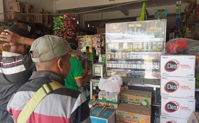 Minimalisir Jual Beli Rokok Ilegal, Satpol PP Pamekasan Gelar Sosialisasi di 13 Kecamatan Minimalisir Jual Beli Rokok Ilegal, Satpol PP Pamekasan Gelar Sosialisasi di 13 Kecamatan