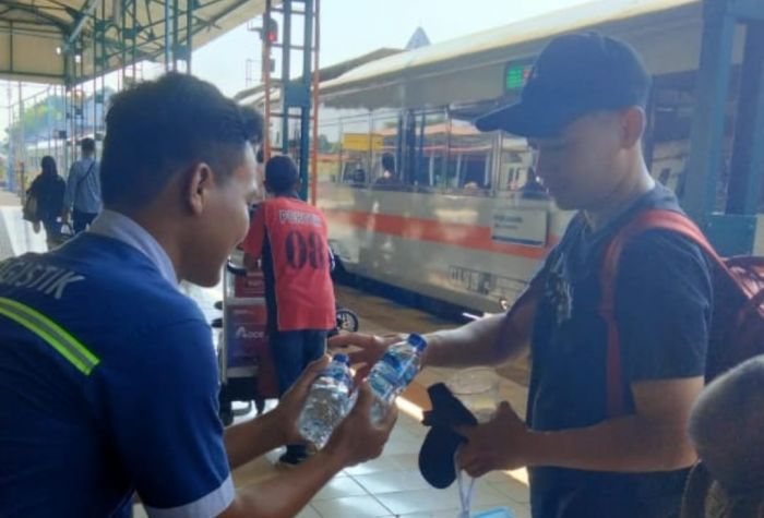 KAI Daop 7 Sampaikan Permohonan Maaf Keterlambatan KA Kertanegara Hari ini KAI Daop 7 Sampaikan Permohonan Maaf Keterlambatan KA Kertanegara Hari ini