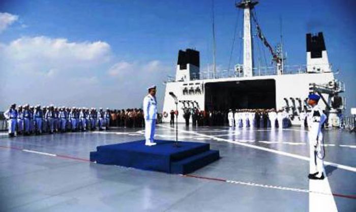 Hari Pahlawan, Danguspurla Koarmada II Pimpin Upacara Tabur Bunga di KRI Surabaya-591 Hari Pahlawan, Danguspurla Koarmada II Pimpin Upacara Tabur Bunga di KRI Surabaya-591