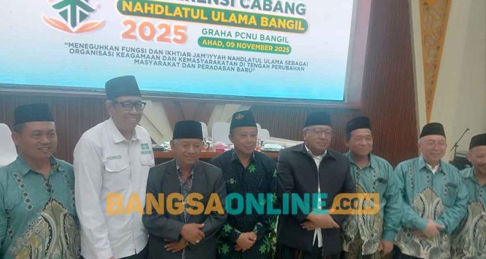 KH Junaedi Sholeh dan Eddy Supriyanto Pimpin PCNU Bangil